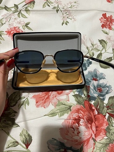 Kadın güneş gözlüğü - Görsel 2