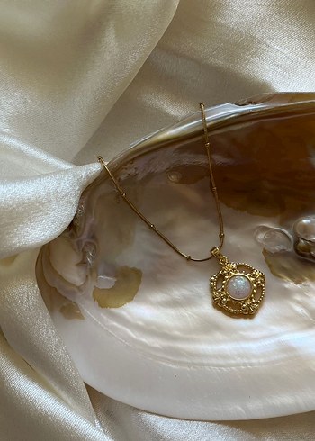 İnci Detaylı Midi Altın Pinterest Kolye