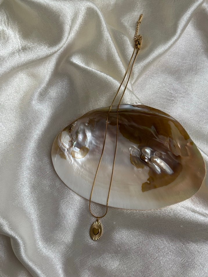 Vintage Kalp Madalyon Altın Renkli Bohem Çelik Kolye - Görsel 2