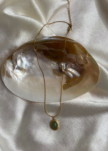 Haki Taşlı Vintage Bohem Altın Renkli Çelik Kolye - Görsel 2