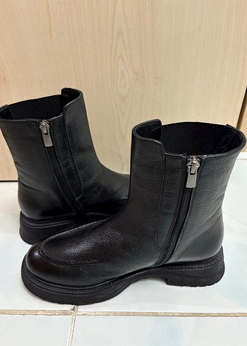 Zara Kadın Siyah Deri Stiletto Topuklu Bot
