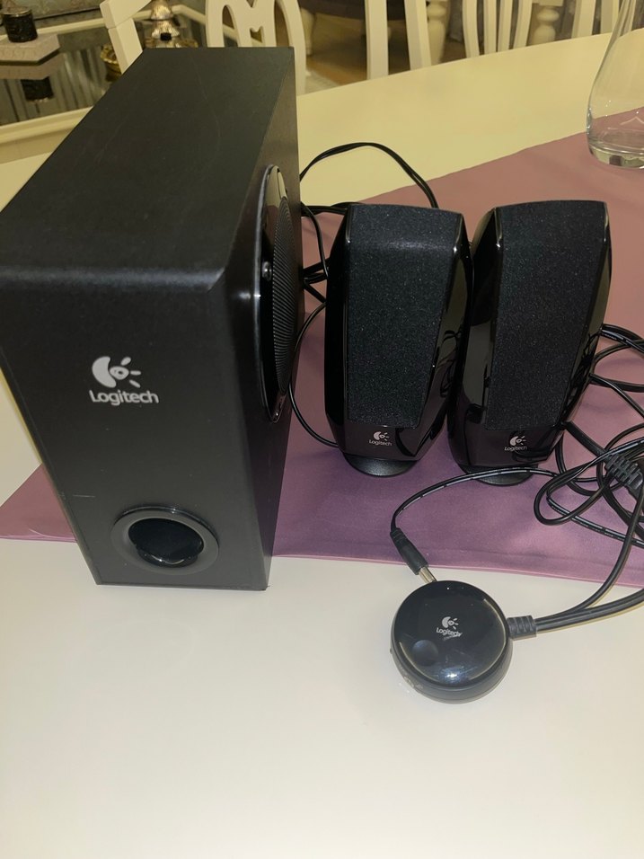 Logitech Siyah Müzik Sistemi Seti s220 2+1 - Görsel 3