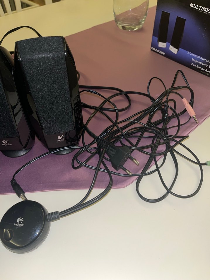 Logitech Siyah Müzik Sistemi Seti s220 2+1 - Görsel 4