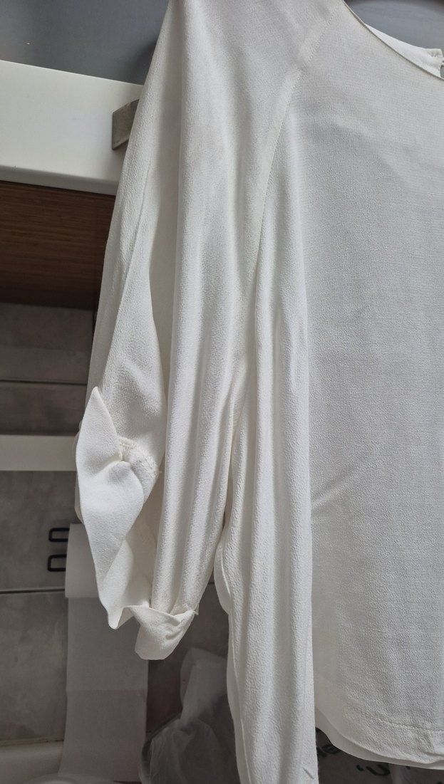 Ofis tipi Kadın Beyaz Keten Kol Detaylı Bluz - Görsel 2