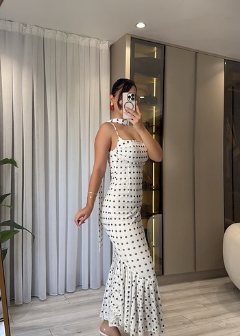 Zara Beyaz Puantiyeli Uzun Askılı Elbise