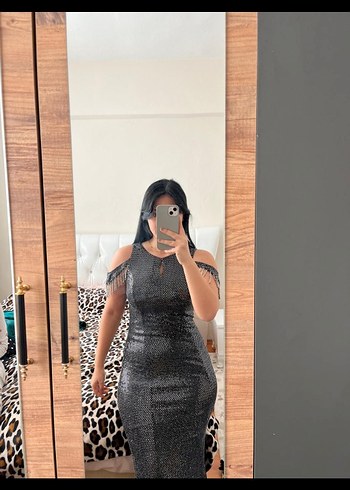 Gri Payetli Omuzları Açık Uzun Abiye Elbise - Görsel 2