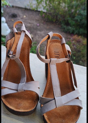 İnci Süet Dolgu Topuklu Kadın Sandalet - Görsel 4