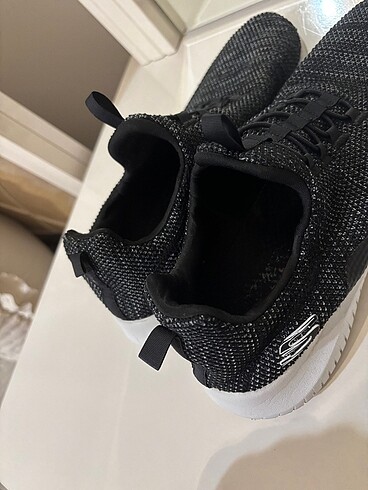 38 Beden Skechers spor ayakkabı