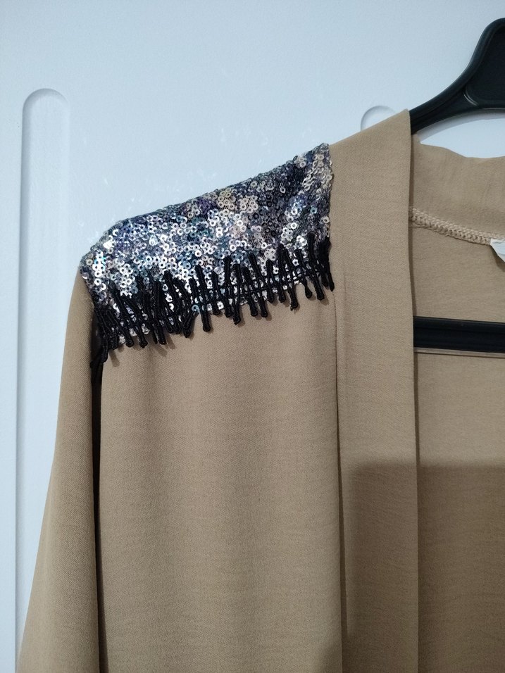 Parlak İşlemeli Bej Uzun Abaya - Görsel 4