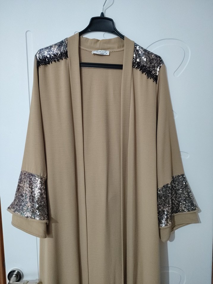 Parlak İşlemeli Bej Uzun Abaya - Görsel 3