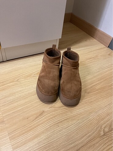 Ugg bot