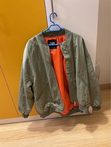 Zara yeşil bomber ceket