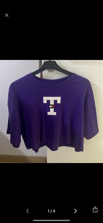 Tommy hilfiger T shirt