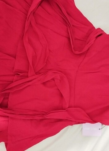 m Beden kırmızı Renk Şortlu elbise 