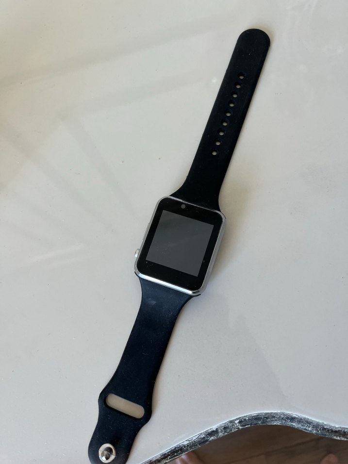 Koyu renkli iç yapılı beyaz akıllı saat - Görsel 4