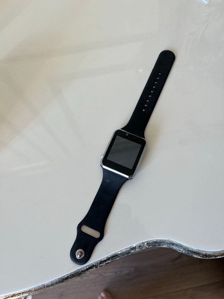 Koyu renkli iç yapılı beyaz akıllı saat - Görsel 5