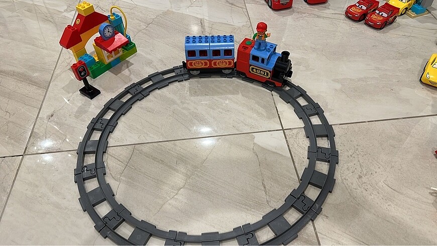 Lego duplo tren istasyonu