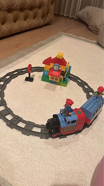 Diğer Lego duplo tren istasyonu