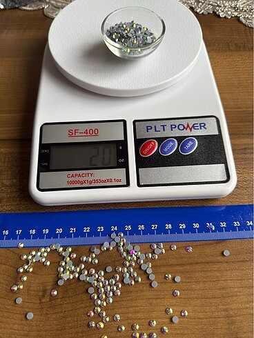 Kristal ütüyle yapışan taşlar