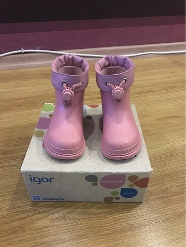 İgor yağmur botu