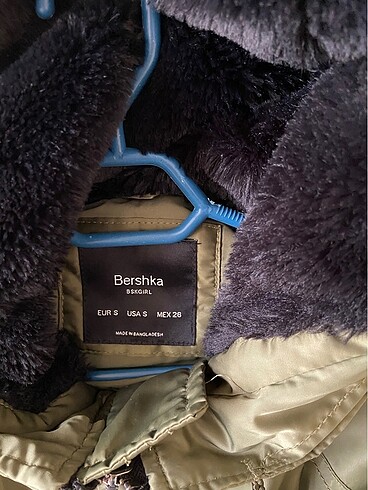 s Beden yeşil Renk Bershka Mont