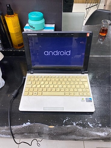 Grundig netbook