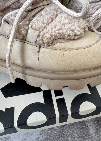 Bej Kürklü Kız Botu - Görsel 2