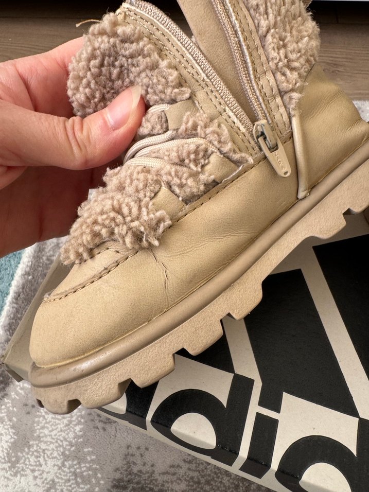 Bej Kürklü Kız Botu - Görsel 4