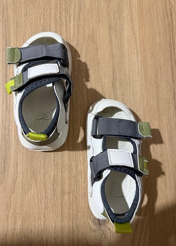 Erkek Çocuk Beyaz Cırtlı Spor Terlik