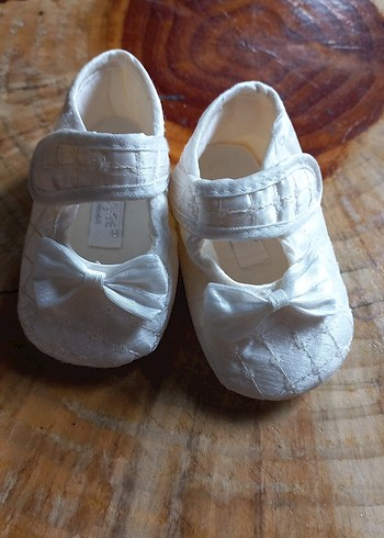 Kız Bebek Beyaz Fiyonklu İlk Adım Ayakkabısı