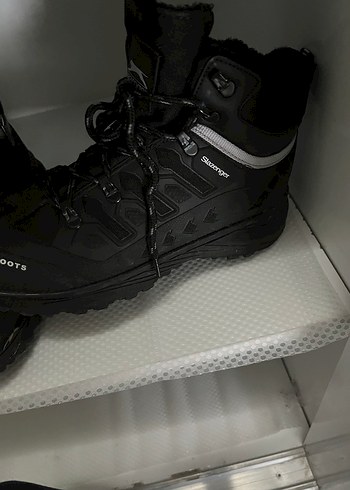 Siyah Kürklü erkek bot - Görsel 4