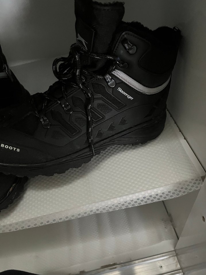 Siyah Kürklü erkek bot - Görsel 4