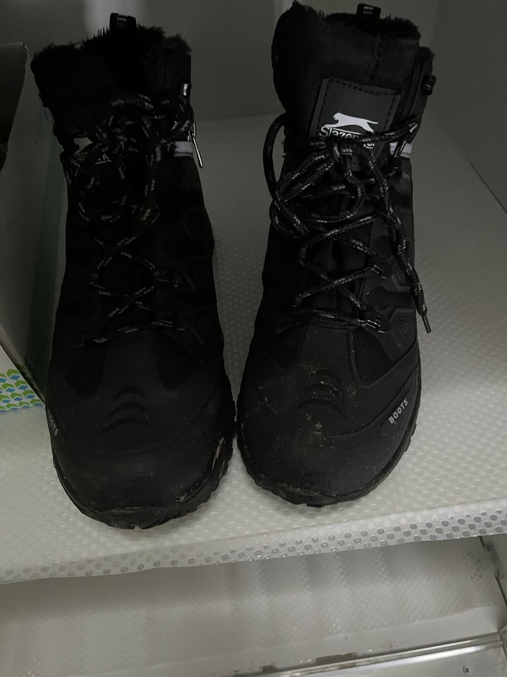 Siyah Kürklü erkek bot - Görsel 5