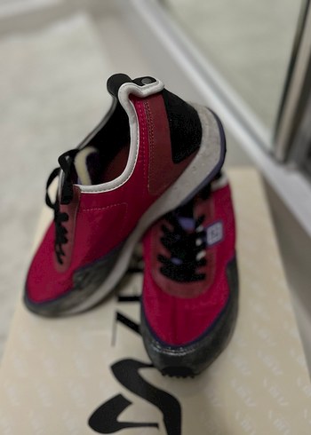 Kadın Pembe Spor Ayakkabı Velcro Detaylı - Görsel 2