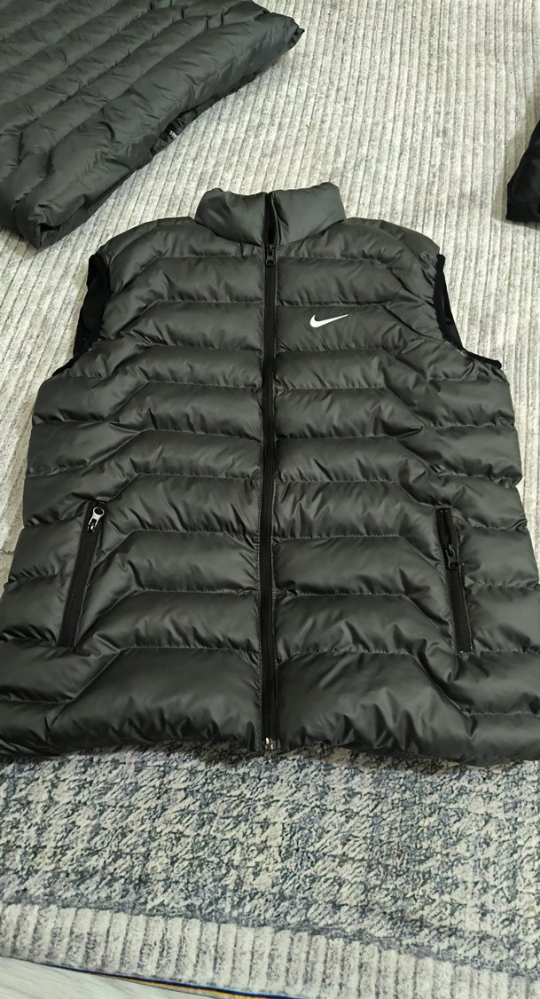 Nike koyu gri Kapitone Yelek - Görsel 4