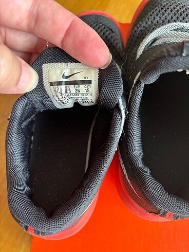 28 Beden siyah Renk Nike çocuk ayakkabısı