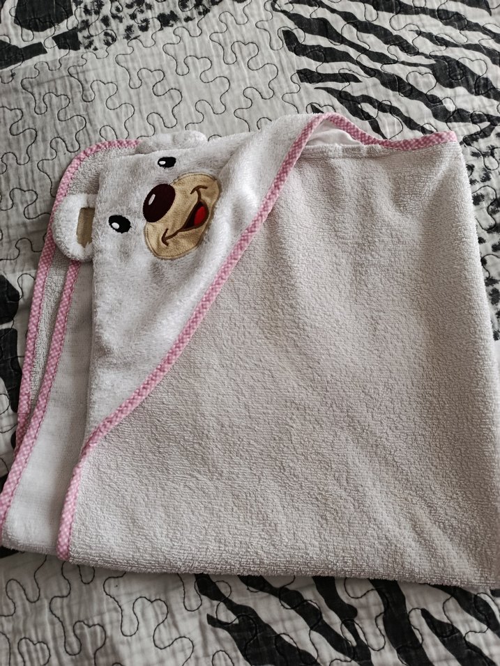 Nakışlı Beyaz Kız Bornoz ve Havlu Seti - Görsel 4