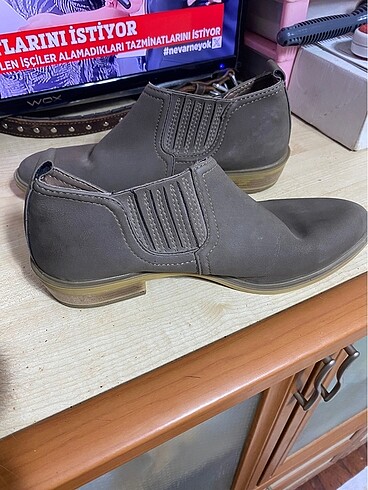 LC Waikiki markalı süet ayakkabı