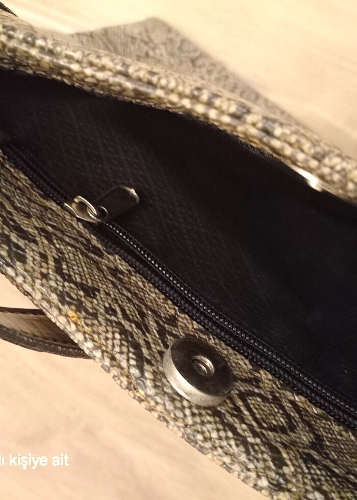 Yiladerisi görünümlü canta - Görsel 2