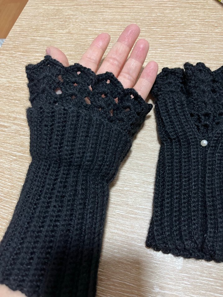 Siyah Örgü Gotik Kadın Eldiven - Görsel 2