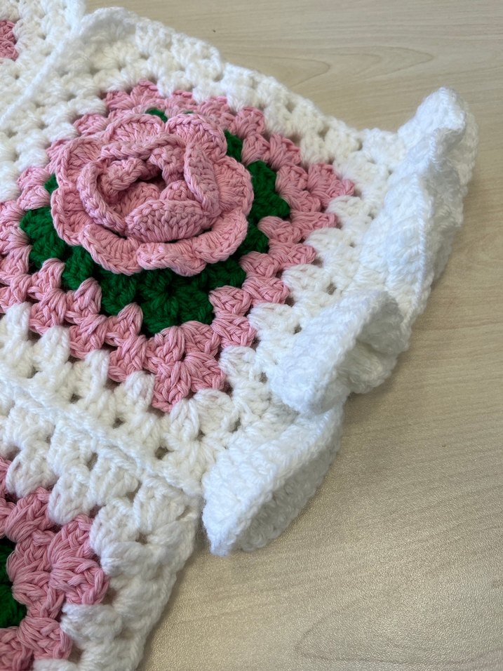 Çiçek Desenli Çok Renkli Örgü Kız Hırka - Görsel 3