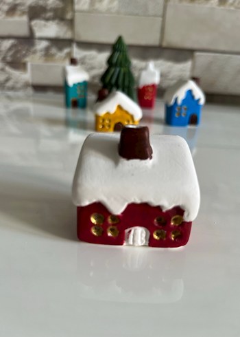 Renkli Mini Ev ve Çam Ağacı Figürleri - Görsel 4