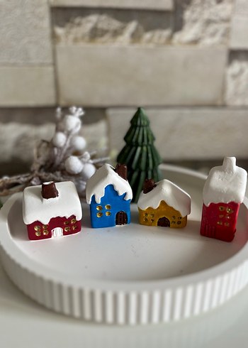 Renkli Mini Ev ve Çam Ağacı Figürleri - Görsel 12