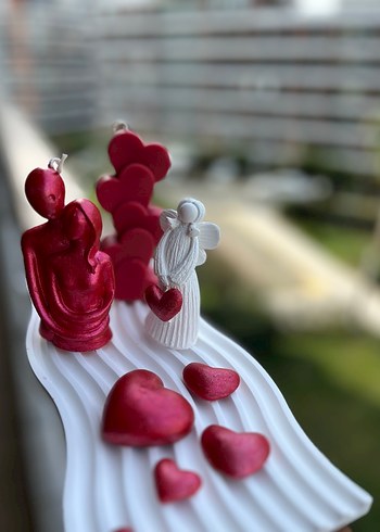 Beyaz Dalgalı Tabanlı Kalp ve Figürlü Biblo mum - Görsel 7