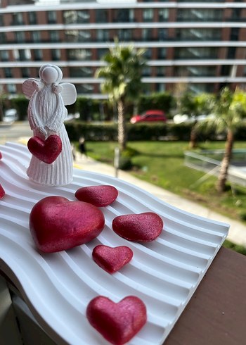 Beyaz Dalgalı Tabanlı Kalp ve Figürlü Biblo mum - Görsel 6