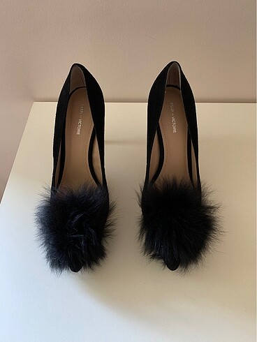Pour La Victoire Pump