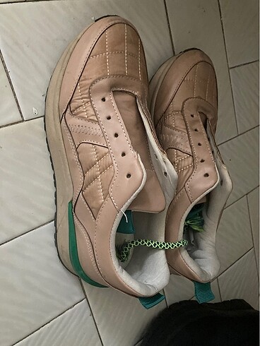 Elle sneaker