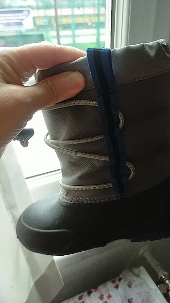 27 Beden gri Renk Orijinaldir,Crocs çizme 