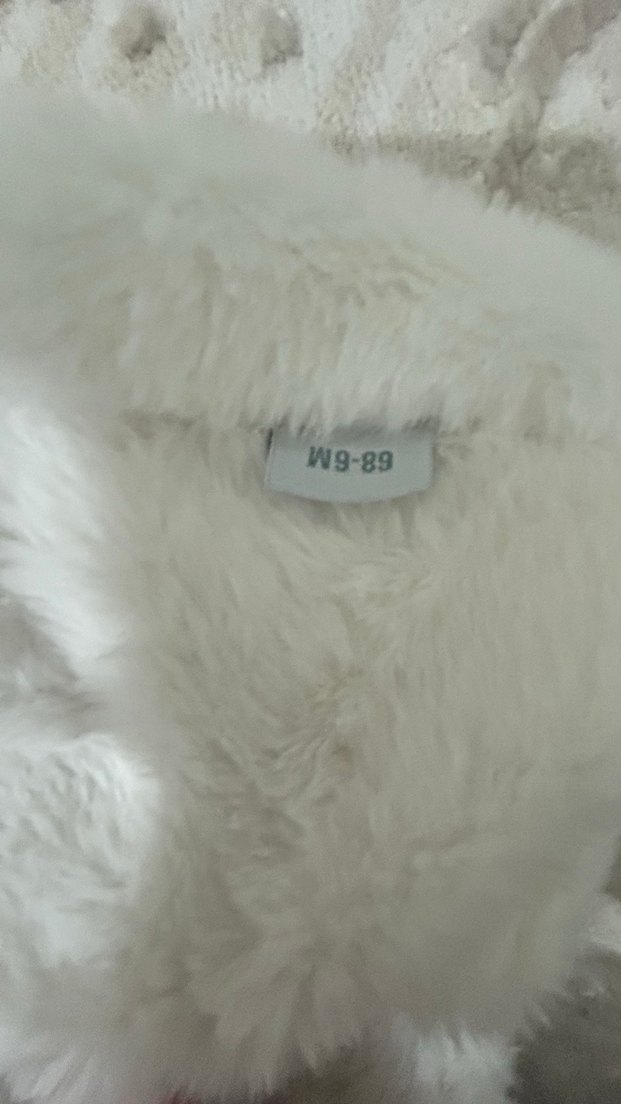 Kız Çocuk Beyaz Kapüşonlu Kürklü Pelerin - Görsel 3