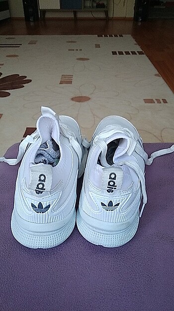 Adidas 38 numara orininal degil 3 4 defa giyildi 